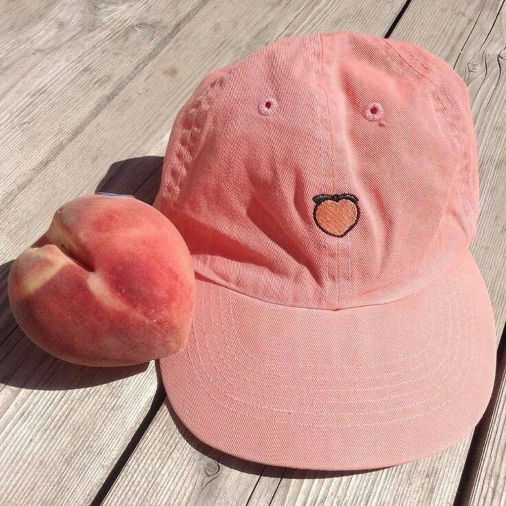 UNIF peach hat🍑